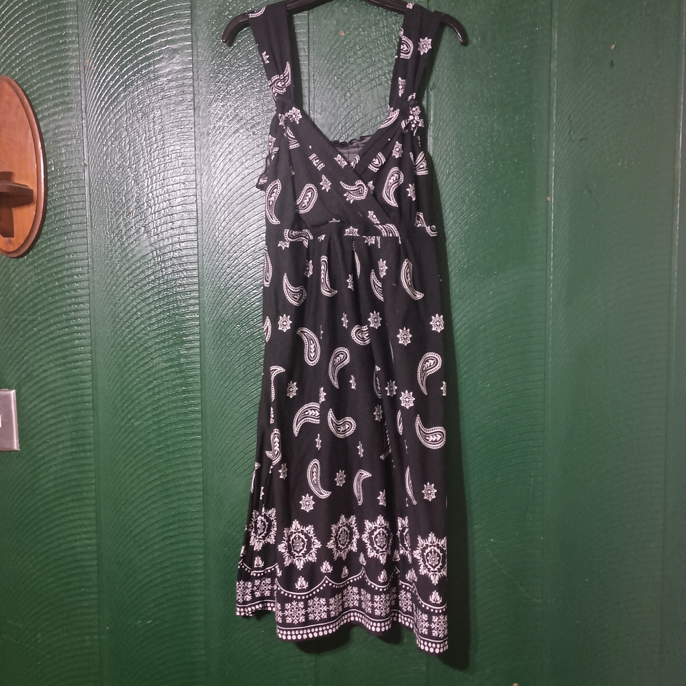 Faded Glory Black and White Paisley "Handkerchief" Dress